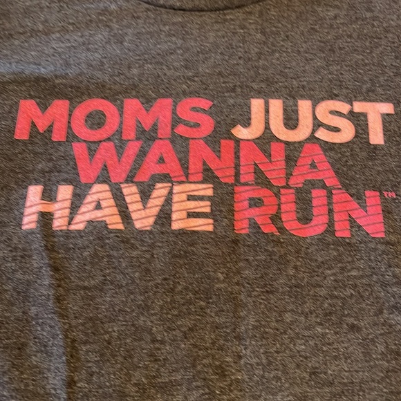 Fleet feet sports women’s shirt size medium - Picture 2 of 4